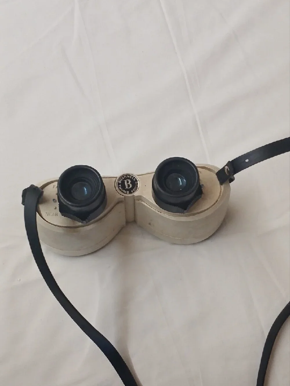 Compact White Binoculars with Black Accents - Lightweight Optical Viewer